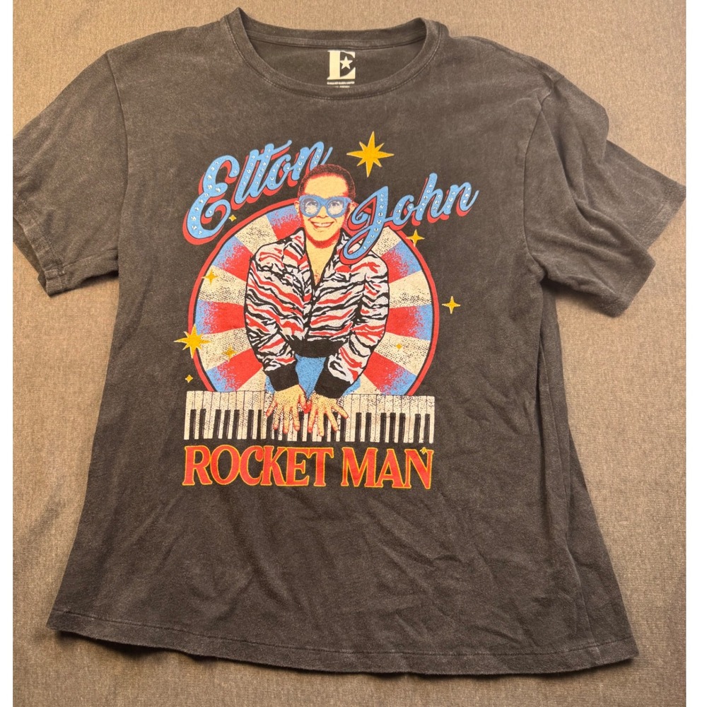 Elton John Rocket Man T-Shirt XS Graphic Tee Music Concert Tour - Picture 2 of 8